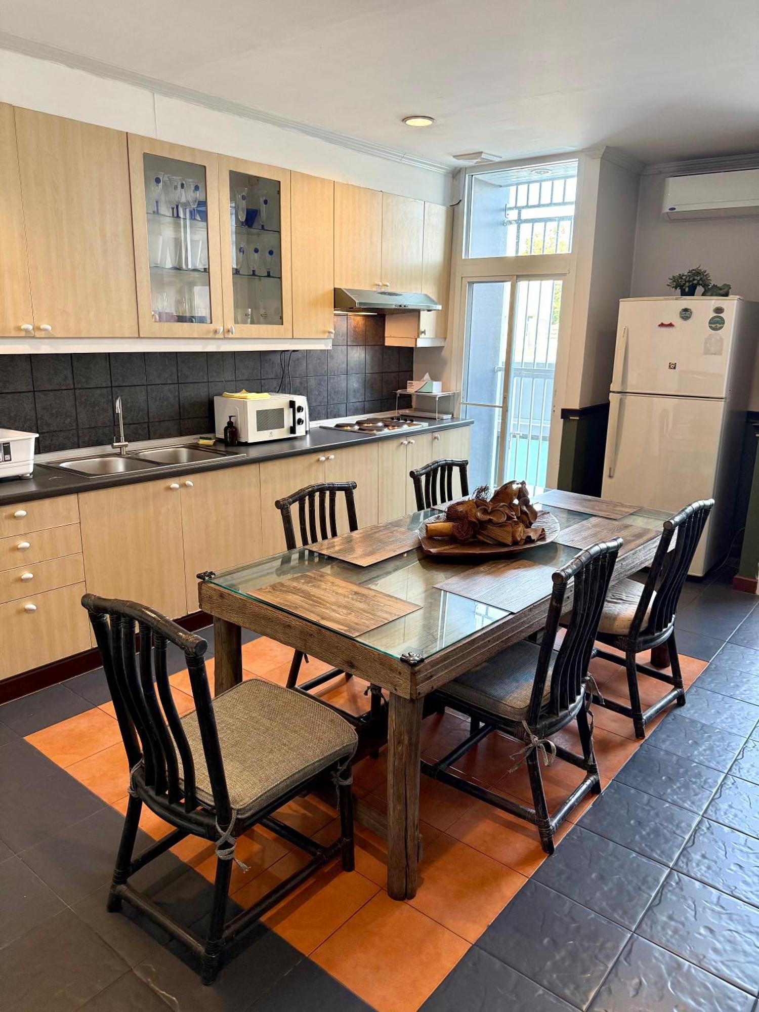 Samsen Suites Spacious 2Br Contemporary Thai Style Бангкок Екстер'єр фото