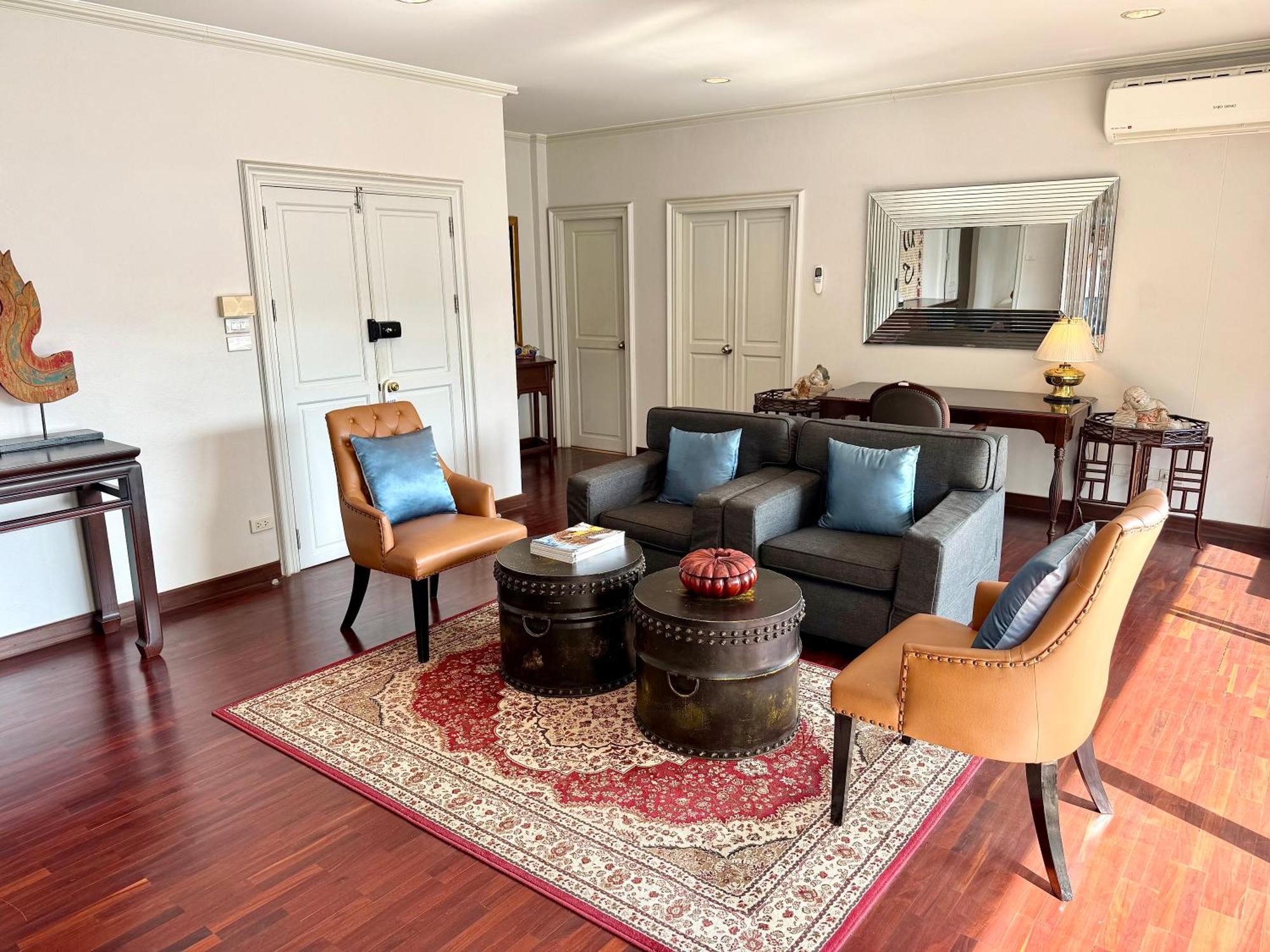 Samsen Suites Spacious 2Br Contemporary Thai Style Бангкок Екстер'єр фото