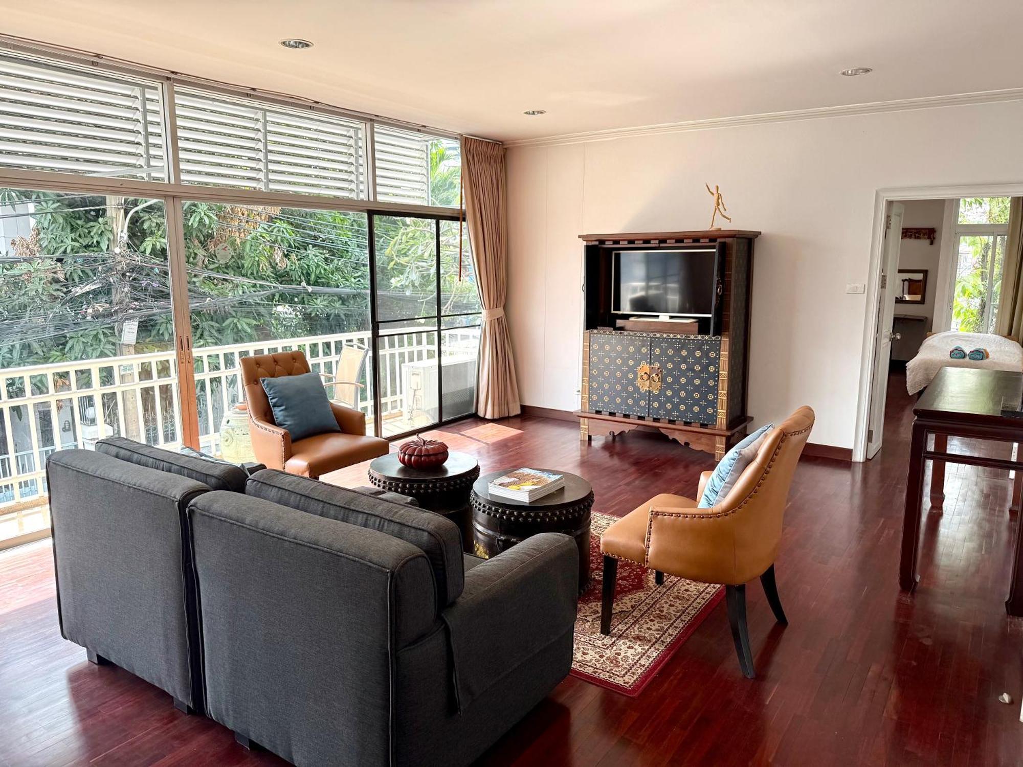 Samsen Suites Spacious 2Br Contemporary Thai Style Бангкок Екстер'єр фото